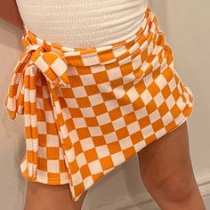 Tennessee Volunteers inspired bell bottoms. Handmade in Tennessee. Stretchy, comfortable and super stylish! White Cotton Cheerleading Bottoms, White Cotton Bottoms For Cheerleading, Tennessee Football Game Outfit, Summer Cheerleading Bottoms, White Retro Skort For Summer, Retro White Skort For Summer, White Casual Skort For Cheerleading, Casual White Skort For Cheerleading, White Retro Skort For Spring