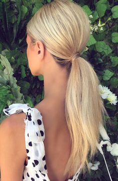 Sleek ponytail with volume Low Pony Hairstyles, Wedding Ponytail, Cute Ponytail Hairstyles, Low Ponytail Hairstyles, Pony Hairstyles, Easy Hairstyles For Medium Hair, Sopot, Low Ponytail, Sleek Ponytail