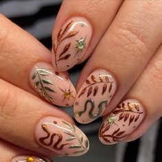 Fall Inspo Nails Almond Shape, Autumn Gel X Nails, Nail Inspo Vintage, Holiday Nails Autumn, November Nails Fall Simple, Autumn Witch Nails, Autumn Theme Nails, Abstract Autumn Nails, Autumn Nail Designs Ideas