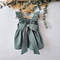 Sage Flower Girl Dress, Girls Boho Dress, Green Flower Girl Dresses, Robes D'occasion, Sage Green Dress, Boho Baby Girl, Baby Boy Dress, Christening Dress, Muslin Baby