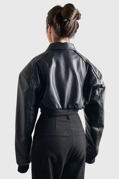 This Short Bomber Jacket in Leather is the perfect choice for a modern, casual style. It features long sleeves, elastic hem and cuffs, a classic bomber jacket collar, and a zipper closure for a secure fit. The durable leather fabric is perfect for any season.Fabric: PU Leather Jacket Collar, Leather Fabric, Black Shorts, Leather Fashion, Casual Style, Pu Leather, Bomber Jacket, Active Wear, Coats Jackets