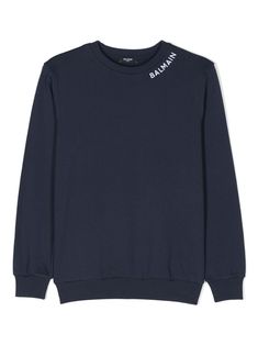 navy blue cotton jersey texture embroidered logo at the neckline crew neck long sleeves ribbed cuffs and hem French terry lining straight hem Blue Sweater With Logo Detail For Fall, Navy Tops With Logo Detail For Fall, Long Sleeve Sweater With Logo For Loungewear, Long Sleeve Tops With Logo For Loungewear, Long Sleeve Tops With Logo Detail For Loungewear, Long Sleeve Sweatshirt With Embroidered Logo For Loungewear, Blue Winter Tops With Logo, Classic Sweatshirt With Embroidered Logo, Casual Blue Sweatshirt With Logo