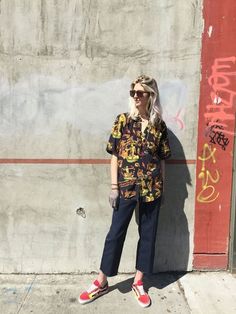 Patterned Shirt Outfit, Hawaiian Shirt Women, Shirt Casual Style, Hawaiian Outfit, Grunge Vintage, Outfit Trends, Moda Vintage