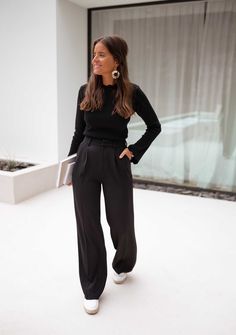 Black Victor Pants – Easy Clothes North America Black Work Outfit, Dress Pants Outfits, Outfit Chic, Business Casual Outfits For Work, Cooler Look, Looks Street Style, Stylish Work Outfits, Looks Black