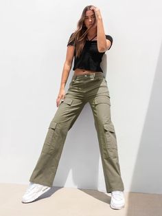 Our best-selling cargos are an ode to the 90s. 💚 Shop the Low Slung Y2K. Pink Cargo Pants, Denim Cargo Pants, Mossy Green, Cargo Pants Outfit, Green Cargo Pants, Cargo Pants Women