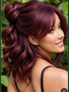 Pelo Color Vino, Rambut Brunette, Wine Hair, Perfect Hair Color, Hair Color Burgundy, Hair Color Auburn, Burgundy Hair, Hair Color And Cut, Red Hair Color