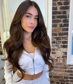 Madison Beer Hair, Maggie Lindemann, Long Brown Hair, Hair Shades, Long Layered Hair