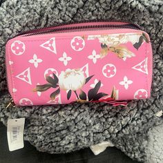 New Pink Floral Print Casual Pink Wallet With Zipper Closure, Spring White Wallets With Card Slots, White Wallets With Card Slots For Spring, Trendy Spring Wallets Perfect For Gifts, Trendy White Wallet With Zipper Closure, Trendy White Wallets With Zipper Closure, White Wallets For Spring Gift, Trendy Wallets For Daily Use In Spring, White Wallets For Spring