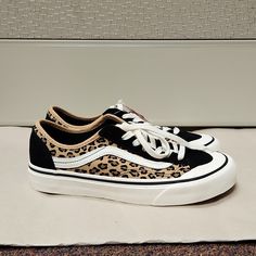 New Without Box Vans Animal Print Sneakers "Off The Wall". Exterior: Leather And Rubber. Canvas Insole, Rubber Sole. Ultra Cush. Size 6.5 Vans Animal Print, Animal Print Sneakers, Vans Authentic Black, Vans Old School, Skater Shoes, Pink Vans, Wall Exterior, Vans Slip On, High Top Vans