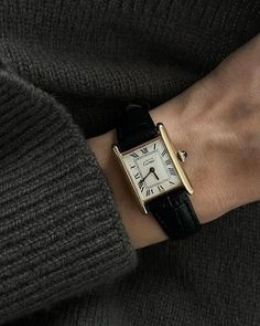 Womens Luxury Jewelry, Timeless Style Women Classy, Luxury Watches Women, Beatrice Gutu, Aesthetic Watch, Elegant Watches Women, Classy Watches, Watch Aesthetic, Cartier Watches Women