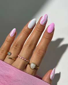 Round Nail Designs, Pink White Nails, Uñas Ideas, Baby Pink Nails, Simple Acrylic Nails, Mermaid Nails, Chic Baby, Round Nails, Pink Nail Designs