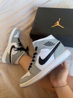 Nike Shoes Girls, Nike Fashion Shoes, Jordan Shoes Girls, Preppy Shoes, Jordan Shoes Retro, All Nike Shoes, Nike Air Jordan 1 Mid, Nike Shoes Jordans