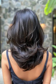 Layers Front Layer Medium Hair, Face Framing Haircut For Shoulder Length Hair, Rounded Bottom Haircut, Medium V Layered Haircut, Short V Cut Hair With Layers, Long Haired Layers, V Hair Cuts, Short With Layers Shoulder Length, Thick Medium Hair With Layers