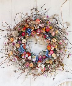 Dried Floral Wreaths, Lovely Friends, Dried Flower Wreaths, Happy Times, Seasonal Wreaths, Spring Easter Decor, Deco Floral, Dried Floral, Dried Flower Arrangements