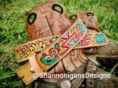 "Sunflower, cactus, Aztec motif tooled belt. Customizable tip ....add your initials or brand! MUST specify when you order what you want on the tip! 1 1/2\" wide, length depends on your specifications. To measure belt length: measure a current belt from the bend to the hole you wear, this will be the middle hole of the new belt." Tooled Belt, Handmade Leather Work, Custom Leather Belts, Tooled Leather Belts, Leather Card Wallet, Tool Belt, Leather Projects, Purse Strap, Tooled Leather