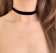 PLEASE READ DESCRIPTION CAREFULLY: Black velvet choker made with beautiful high quality velvet! Adjustable silver plated brass chain with lobster clasp in back. One size fits most! Materials may not be suitable for those with skin allergies.  These necklaces are not suitable to wear in water, as it will tarnish the quality. Please handle your necklace with care. I find the best way to attach the clasp and chain is from the front of the neck! Once attached, carefully maneuver the necklace back ar Black Velvet Choker, Velvet Choker, Skin Allergies, Necklace Minimalist, Simple Necklace, Brass Chain, Victorian Style, Victorian Fashion, Black Velvet