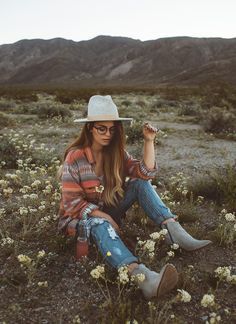 Bohemian Fall Fashion, Look Festival, Bohemian Style Clothing, Looks Country, Estilo Country, Western Style Outfits, Hiking Fashion