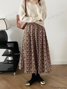 Luxurious Wide-Legged Maxi Skirt Unfolds Timeless Elegance and Sophistication Fitted Maxi Skirt, Wrap Around Skirt, Half Sleeve Dresses, Types Of Skirts, A Line Skirt, Fitted Dress, Wrap Style, Floral Embroidery, Half Sleeves