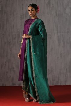 Deep green organza dupatta, accentuated with floral hand embroidery on all four sides.
Component: 1
Pattern:  Hand Embroidery
Type Of Work: Floral Zardozi
Fabric: Organza
Color: Green
Other Details: 
Note: Kurta and pant worn by the model is not for sale
Occasion: Puja,Mehendi and Haldi - Aza Fashions Semi-stitched Organza Salwar Kameez With Embroidered Border, Tissue Silk Dupatta For Reception With Straight Kurta, Green Cotton Silk Kurta With Embroidered Border, Green Unstitched Silk Suit With Dupatta, Green Silk Unstitched Suit With Dupatta, Chanderi Unstitched Suit With Dupatta For Reception, Green Silk Unstitched Suit For Wedding, Organza Kurta With Dupatta For Reception, Reception Organza Kurta With Dupatta