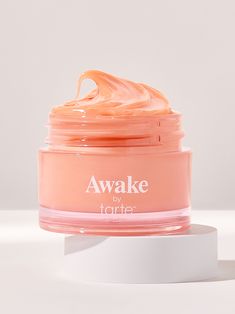 WHAT IT IS  The pout that keeps selling out! This 12-hr hydrating lip treatment mask makes lips softer & smoochable overnight. Sarah Robinson, Tarte Lip, Winter Lips, Turmeric Face Mask, Lip Therapy, Everyday Glam, Elf Cosmetics, Tarte Cosmetics, Lip Sleeping Mask