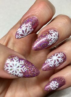 Jan Nails, Fancy Nail Art, Xmas Nail Art, Candy Cane Nails, Winter Manicure, Nail Pictures