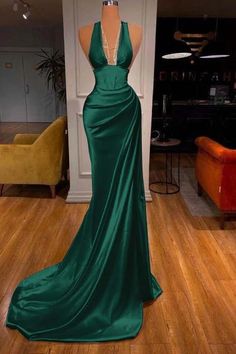 Green Fitted Evening Dress With Sweep Train, Fitted Green Evening Dress With Sweep Train, Fitted Green Gown With Mermaid Hem, Fitted Green Mermaid Hem Gown, Green Fitted Mermaid Dress For Banquet, Fitted Green Mermaid Dress For Banquet, Green Backless Evening Dress With Sweep Train, Green Homecoming Gown With Sweep Train, Green Sweep Train Dress For Homecoming