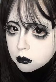 White Foundation Makeup Looks Goth, Goth Makeup For Round Face, White Foundation Makeup Looks, Gothic Doll Makeup, Trad Goth Art, Ghost Makeup Pretty, Goth Makeup Hooded Eyes, Goth Drag Makeup, Trad Goth Eye Makeup