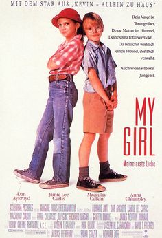 a movie poster for my girl with two boys standing next to each other and the title in english