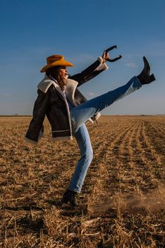 Cowgirl Sitting On Fence, Foto Cowgirl, Western Photoshoot, Cadillac Ranch, Campaign Photography, Amber Valletta, Jeans Trend, Outfit Essentials