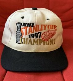 Topi Vintage, 47 Brand, Walking By, Cool Hats, Stanley Cup, Red Wings, Apparel Design, Hats Vintage