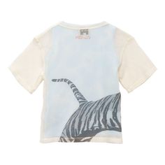 Free shipping and easy returns on KENZO White Tiger Print T-Shirt. Younger girls white organic cotton jersey T-shirt by KENZO KIDS. The front is printed with the designer's signatu Jersey Designs, Kenzo Kids, White Tiger, Women Men Shoes, Trending Today, Tiger Print, Jersey T Shirt, Kids Tshirts, Print T Shirt