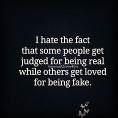 Narcissism- it's easy to start "fresh" with new people all the time rather than be real with those who have known you forever. Quotes Loyalty, Quotes Real, Fake Friendship, Fake People Quotes, Super Quotes, Ideas Quotes