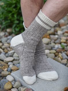 Home office Sock Kit features Targhee Tango Sport yarns in one kit size, large (2 skeins). This top-down sock in five sizes (XS/S/M/L/XL) is one step away from a basic plain vanilla construction and universally appealing for men, women, and kids of all ages. Work in two colors to emphasize its vintage vibe or stick with one color for sleek simplicity. Whichever way you decide to work it, this project travels well and is an excellent choice for beginning sock knitters. This pattern calls for spor Men Socks Pattern, Socks Diy, Work Socks, Sock Knitting, Needle Crafts, Watch Cap, Sock Knitting Patterns, Knitted Socks, Sport Weight Yarn