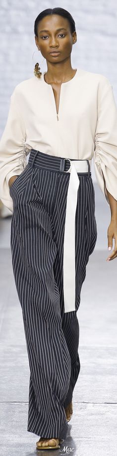 Spring 2017 Ready-to-Wear Tibi Fashion Forward Outfits, White Chic, Wideleg Pants, Amazing Outfits, Nautical Fashion, Fashion 2017, Spring 2017, Blouse Dress, Fast Fashion