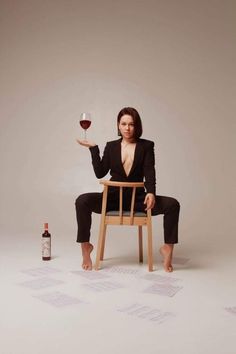 Headshots With Wine, Wine Instagram Post Ideas, Vogue Photoshoot Ideas, Wine Shoot, 40th Bday Ideas, Cute Birthday Pictures