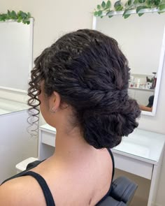 Curly Hair Bun Styles Wedding, Wedding Updo Curly Natural Curls, Curly Hair Bridesmaid Styles Updo, Wedding Updo Natural Hair, Prom Hairstyles For Coily Hair, Cap And Gown Curly Hair, Updo For Curly Hair Wedding, Curly Bun Wedding Hairstyles, Coily Hair Updo