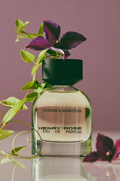 Henry Rose Perfume, Smell Like Roses Products, Matcha Perfume, Clean Smelling Perfume, Perfume Product Photography, Niche Perfume Collection, Perfume Advertisement, Tea Perfume, Beauty Campaign