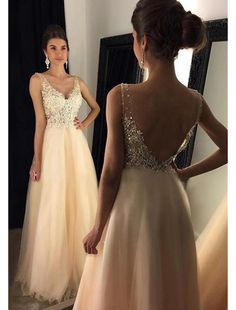 A-Linien-Ballkleid, Sparkle & Shine-Kleid, formelle Hochzeitsgäste, bodenlang, ärmellos, V-Ausschnitt, Tüll, V-Rücken mit Perlenapplikationen Flowy Prom Dresses, Graduation Party Dresses, Formal Dresses For Teens, 파티 드레스, Best Prom Dresses, V Neck Prom Dresses, Ranveer Singh, Backless Prom Dresses, A Line Prom Dresses