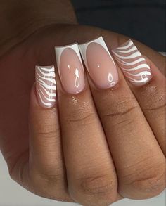 Cute White Short Acrylic Nails, Short Basic Nail Ideas, Black White French Tip Nails, J On Nails, Dominican Tattoo Ideas, Ambre Nails, Art For Short Nails, Nail Art For Short Nails, Nails Shapes