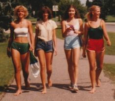 60s High School Aesthetic, 80s Outfits Aesthetic Summer, 70s High School Aesthetic, Summer In The 70s, High School In The 80s, Denver East High School, 70s High School Fashion, 80s Summer Style, 70s Beach Outfit