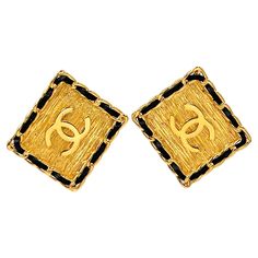 Store SKU: 65924 Chanel Vintage Collection 26 Square CC Logo Woven Chain Framed Giant Stud Earrings The clips are positioned so that the earrings hang diagonally from the ear. Brushed gold plated metal surface and woven chain border. Measures 1.5 inches wide and 1.25 inches high Condition: Excellent For 19 years, Boutique Patina has specialized in sourcing and curating the best condition Chanel and Hermes vintage leather treasures by searching closets around the world. We are also the only bouti Luxury Clip-on Earrings, Designer Yellow Gold Clip-on Earrings For Evening, Designer Clip-on Evening Jewelry, Designer Clip-on Jewelry For Evening, Luxury Hallmarked Clip-on Earrings For Evening, Dressy Hats, Hermes Vintage, Vintage Stud Earrings, Woven Chain