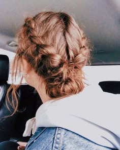 Hoco Hair Styles, Short Hair Lengths, Hoco Hairstyles, Hairstyles Videos, Hairstyles Volleyball, Hair Stylies, Penteado Cabelo Curto, Short Hair Updo, Sporty Hairstyles