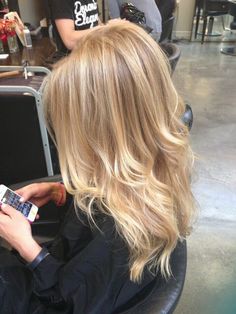 Perfect Blonde Balayage, Beach Blonde With Lowlights, Golden Blonde Layered Hair, Feathered Blonde Hair, 90s Blonde Balayage, 90s Soft Blonde Balayage, Bright Warm Blonde Hair, Warm Bright Blonde Hair, Bright Honey Blonde Hair