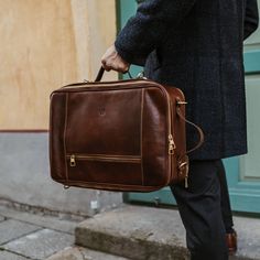 Modern Briefcase, Laptop Bag Men, Leather Backpack For Men, Laptop Travel Bag, Laptop Travel, Leather Laptop Backpack, Laptop Messenger Bags, Unisex Backpack, Solid Brown