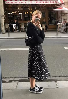 Positive Clothes, Polka Dot Midi Skirt, Skirt And Sneakers, Rock Chic, Midi Skirts, 가을 패션, Inspired Outfits