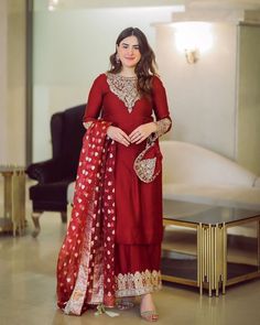 Fashion Forward Eid: The Most Beautiful and Trendsetting Dresses Georgette Palazzo, Diwali Dresses, Maxi Design, Zari Embroidery, Georgette Tops, Kurtis With Pants, Special Dresses, Pakistani Dress Design