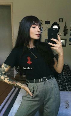 Hairstyle Black Hair, Vintage Aesthetic Outfits, Black Hair Types, Goth Outfit, Perfect Hairstyle, Look Retro, Rock Outfits, Black Hair Care, Looks Black