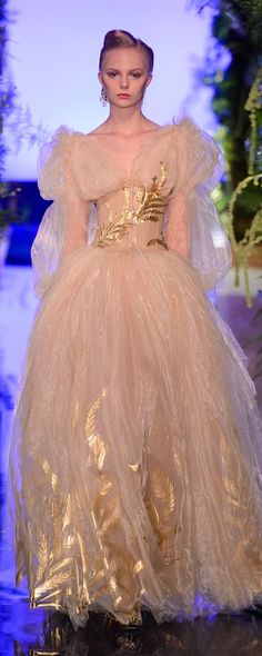 Haute Couture Aesthetic, Guo Pei Couture, Guo Pei, Fantasy Dresses, Fairytale Dress, Fantasy Dress, Princess Dress, Beautiful Gowns