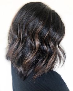 Lowlights For Black Hair, Hair Vision Board, Hair Color Bob, Black Hair Bob, Black Hair Short, Color Bob, Dark Ombre Hair, Baylage Hair, Black Bob Hairstyles