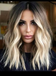 Blonde Brown Hair Money Piece, Dark Brown With Light Brown Money Pieces, Light Hair With Dark Roots, Ash Brown Balayage With Money Piece, Dirty Blonde Balayage Dark Roots, Brown Roots Blonde Hair Balayage, Balayage Hair Blonde Dark Roots, Western Hair Color, Rooted Blonde Hair